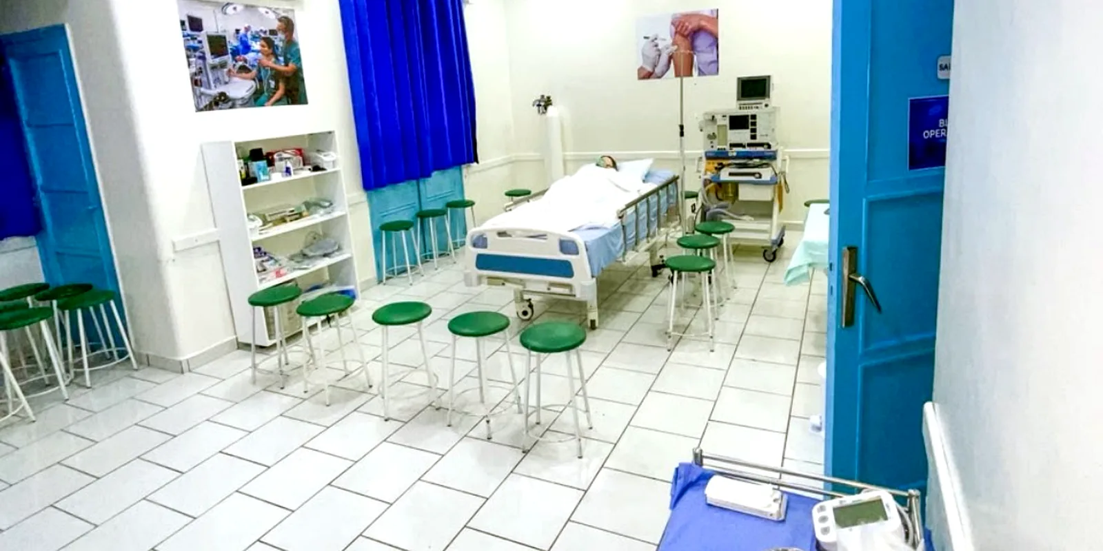 Salle de simulation en soins infirmiers à l’EEMSI